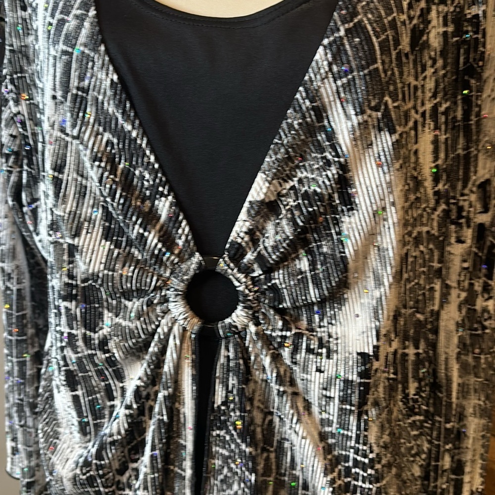 Layered lite blouse black & white - Picture 2 of 5